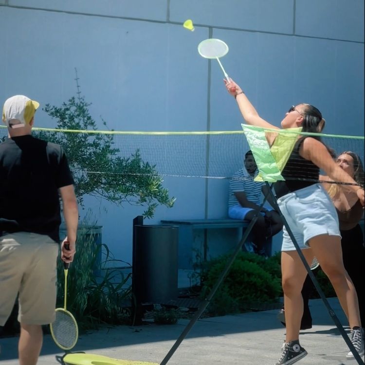 Du 1er au 19 juin, les étudiants d'ESARC ont participé à cette compétition conviviale en duo, dans une ambiance à la fois dynamique et bienveillante. Au programme : badminton, ping-pong, football, pétanque et padel. Cinq disciplines qui ont permis à chacu